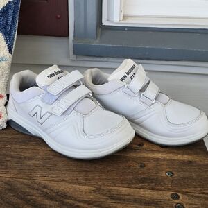 New Balance Women's 813 V1 Hook and Loop Walking Shoes White